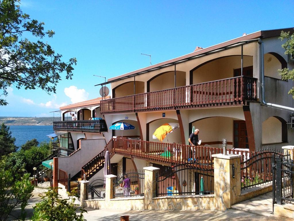 Apartments Delfin Posedarje Esterno foto